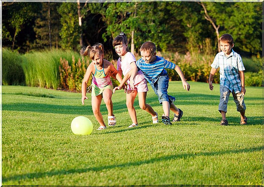 3 children's games to practice outdoors