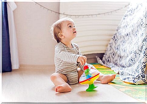 When children play on the floor, it is better to avoid taking the inverted tailor's pose.