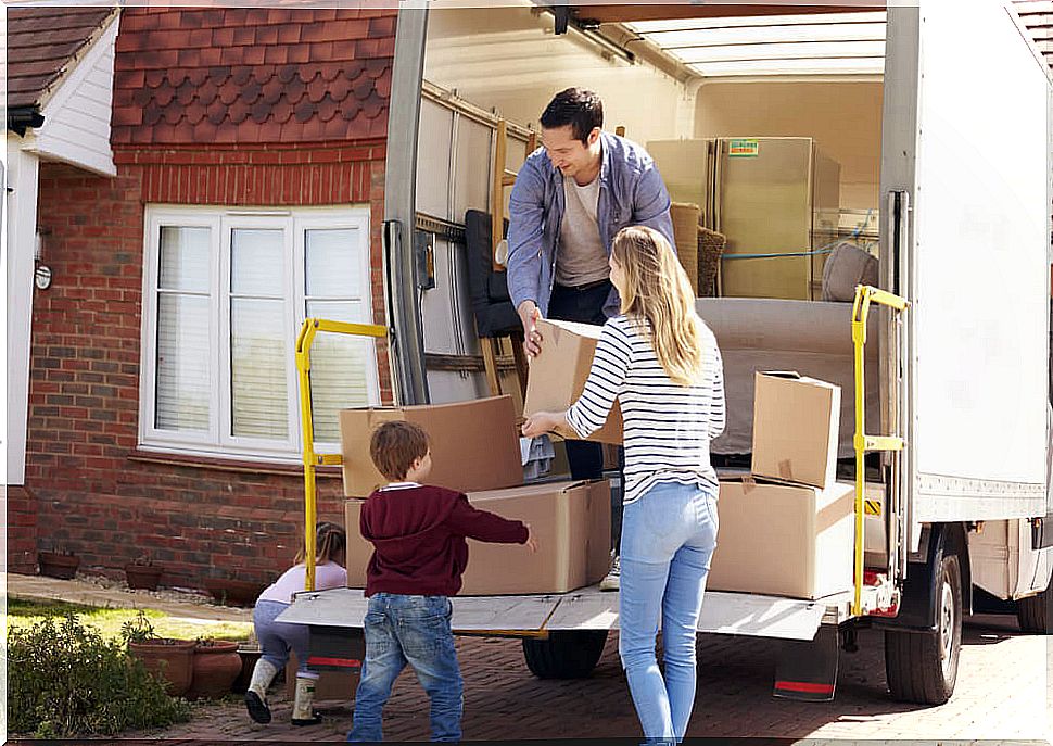 Reconstituted family moving house.