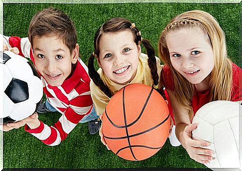 Physical education combines games with sports practice.