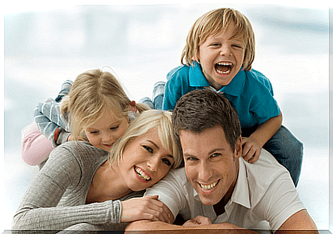 parents-with-happy-children